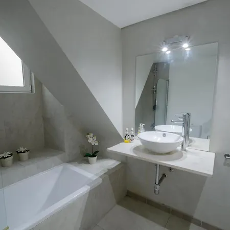 Lisbon Liberty Avenue Apartment-2